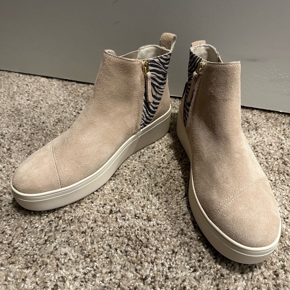 Toms booties
